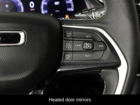 Used 2023 Jeep Grand Cherokee Laredo image 10