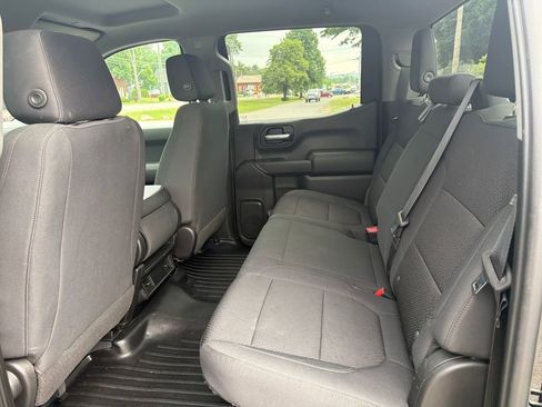 Used 2021 Chevrolet Silverado 1500 Custom Trail Boss AWD/4WD image 23