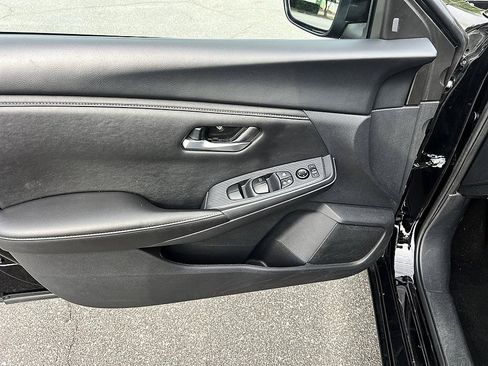 Certified 2025 Nissan Sentra SV FWD image 19