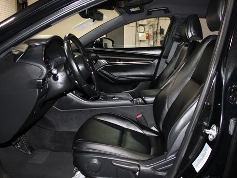 Used 2019 MAZDA MAZDA3 Hatchback FWD image 14