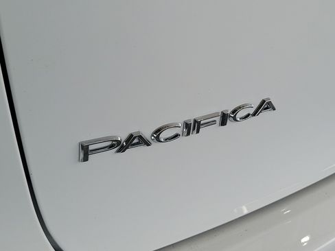 New 2026 Chrysler Pacifica Select FWD image 6