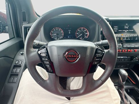 Used 2025 Nissan Frontier Pro-X RWD image 11