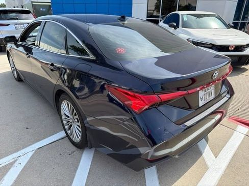 Used 2021 Toyota Avalon Limited FWD image 7