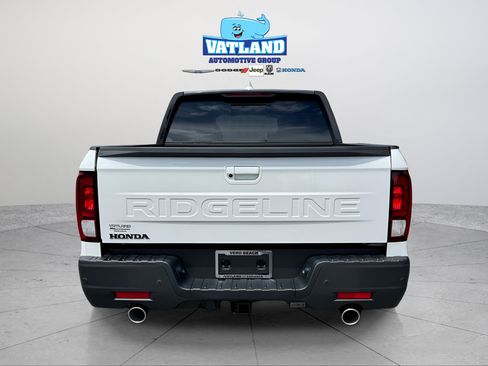 New 2026 Honda Ridgeline Black Edition image 4