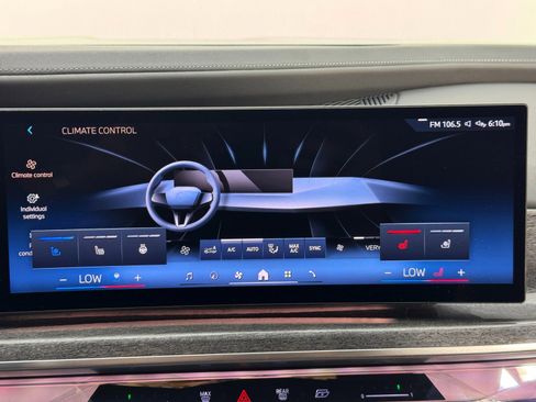 Used 2023 BMW i7 xDrive60 image 33