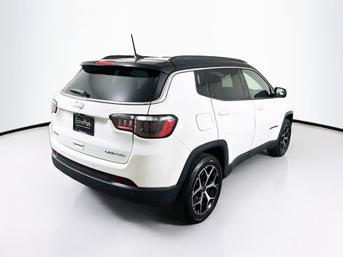 Used 2025 Jeep Compass Limited AWD/4WD image 9