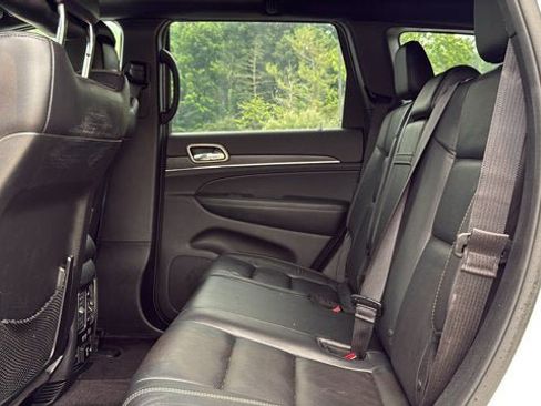 Used 2017 Jeep Grand Cherokee Limited AWD/4WD image 27
