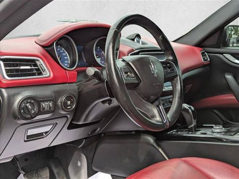 Used 2017 Maserati Ghibli RWD image 9