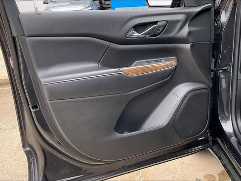 Used 2017 GMC Acadia SLE image 43