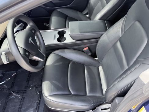 Used 2022 Tesla Model 3 Standard Range RWD image 3