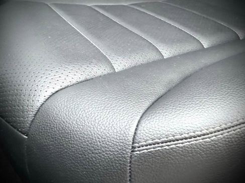 Used 2021 Mercedes-Benz GLC 300 4MATIC image 25