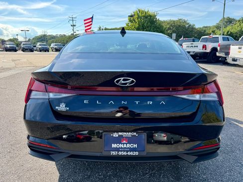 Used 2023 Hyundai Elantra SEL FWD image 4