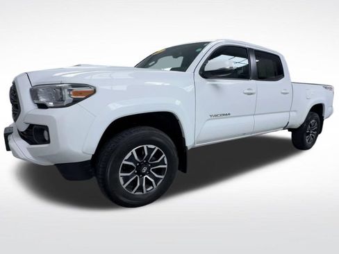 Certified 2022 Toyota Tacoma TRD Sport w/ Technology Package AWD/4WD image 5