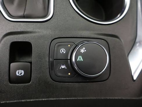 Used 2023 Chevrolet Traverse LT FWD image 52