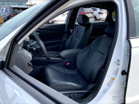 Used 2025 Honda Accord Sport image 9