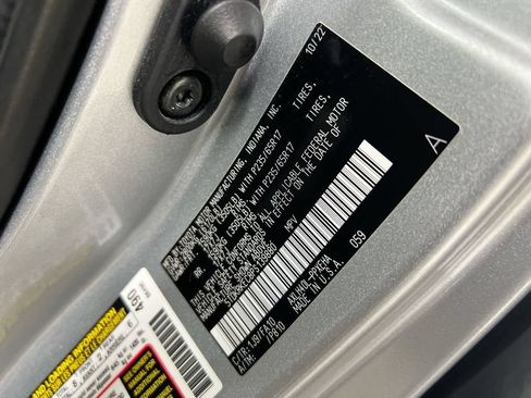 Used 2023 Toyota Sienna LE FWD image 28