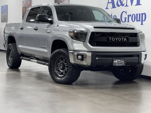 Used 2016 Toyota Tundra SR5 w/ SR5 Upgrade Package AWD/4WD image 1