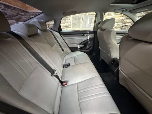 Used 2019 Honda Accord Touring image 35