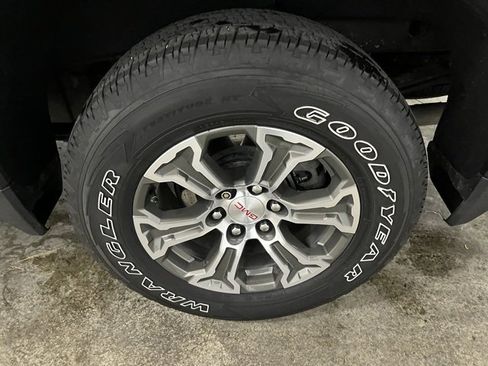 Used 2019 GMC Sierra 1500 SLE image 9