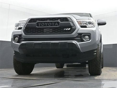 Used 2020 Toyota Tacoma SR5 image 41