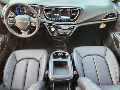 New 2026 Chrysler Pacifica Select image 21