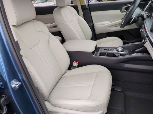 Certified 2025 Kia Sorento EX image 26