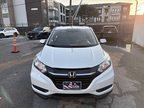 Used 2018 Honda HR-V LX image 6