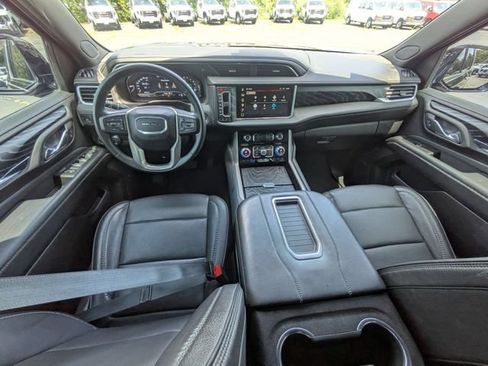 Used 2023 GMC Yukon XL Denali AWD/4WD image 35