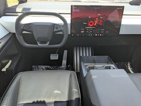 Used 2024 Tesla Cybertruck AWD Crew Cab image 14