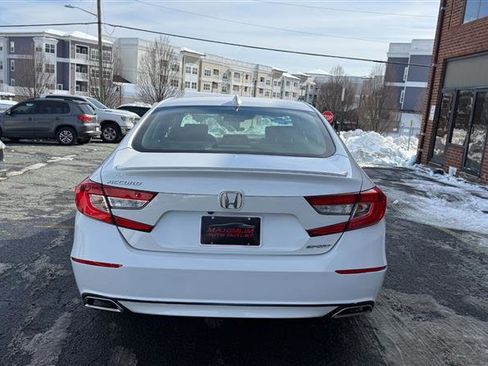 Used 2018 Honda Accord Sport image 12
