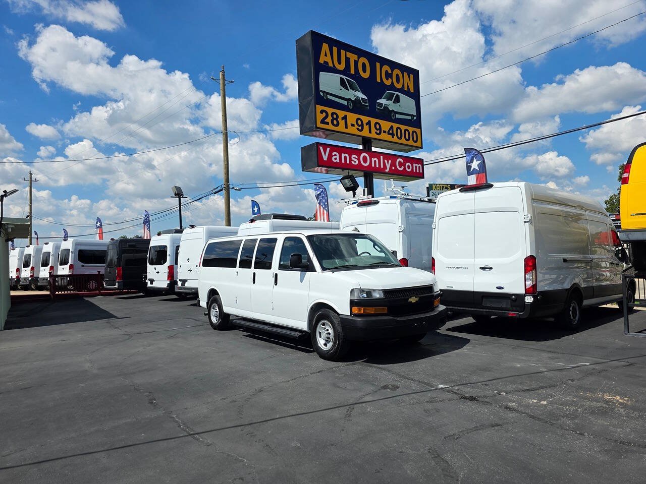 Used 2019 Chevrolet Express 3500 LS RWD image 24