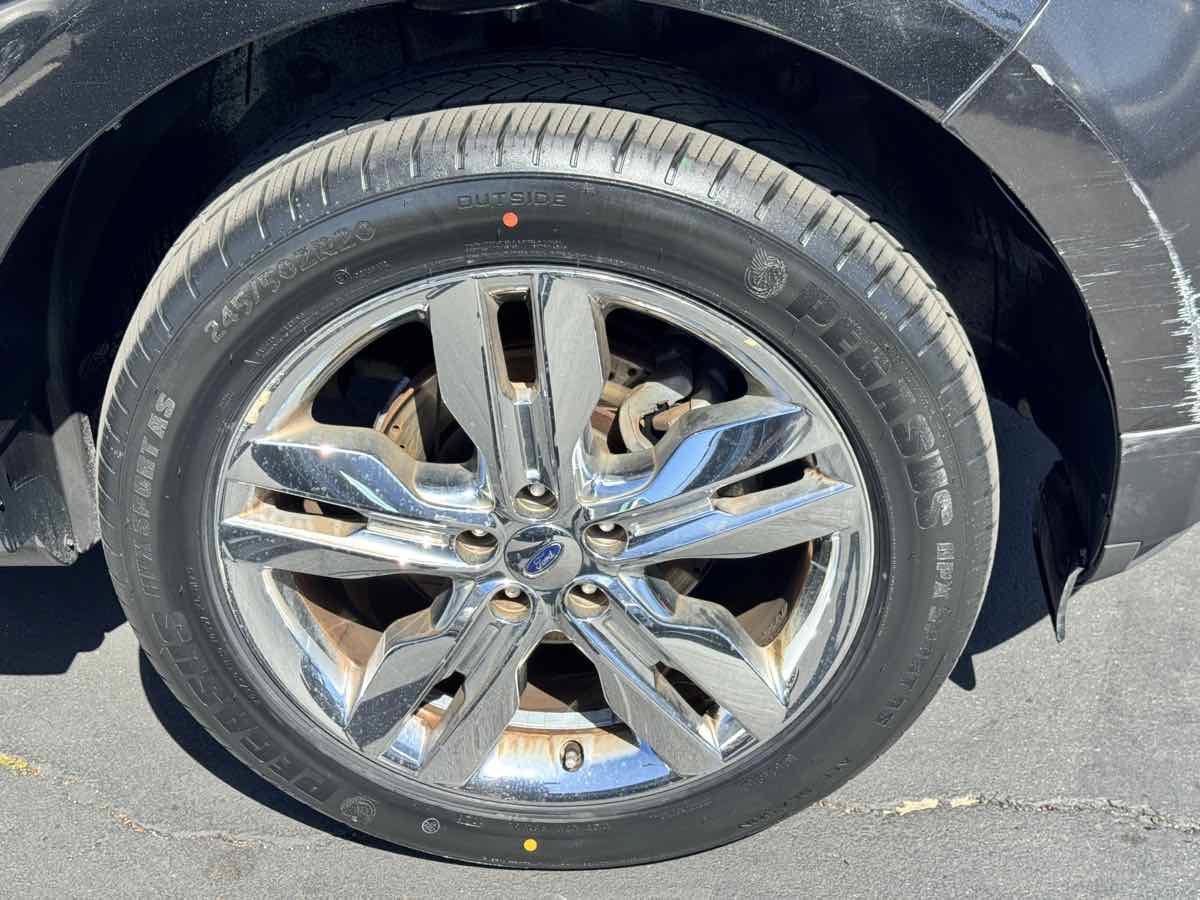 Used 2013 Ford Edge SEL FWD image 21