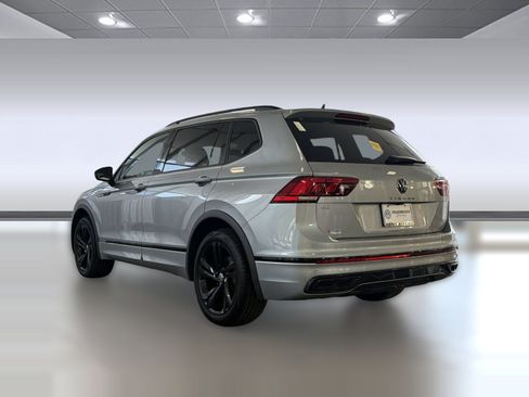 Used 2023 Volkswagen Tiguan SE R-Line FWD image 3