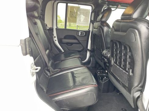 Used 2020 Jeep Gladiator Rubicon w/ Advanced Safety Group AWD/4WD image 29