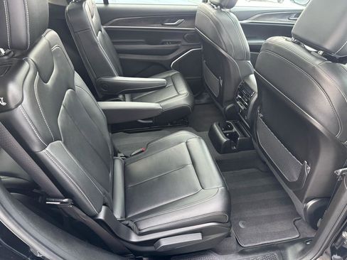 Used 2022 Jeep Grand Cherokee L Limited image 13