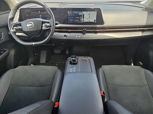 Used 2024 Nissan Ariya AWD image 15
