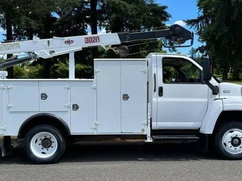 Used 2005 GMC TopKick C4500 2WD Regular Cab image 1