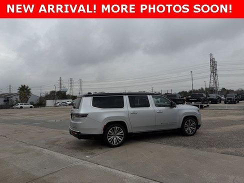Used 2024 Jeep Grand Wagoneer L Series III image 2
