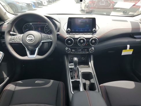 Used 2025 Nissan Sentra SR w/ Midnight Edition FWD image 11