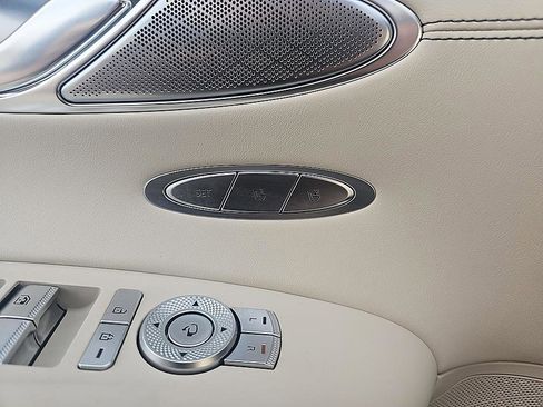 Used 2023 Genesis GV70 2.5T w/ Advanced Package image 12