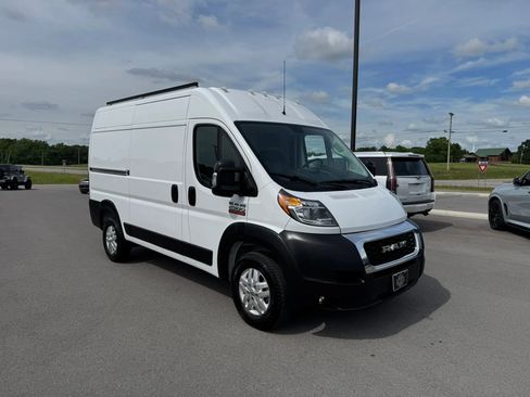 Used 2021 RAM ProMaster 2500 w/ Premium Appearance Group FWD image 1