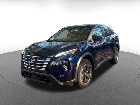 Used 2025 Nissan Rogue SV image 3