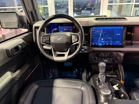 Used 2023 Ford Bronco Badlands image 22