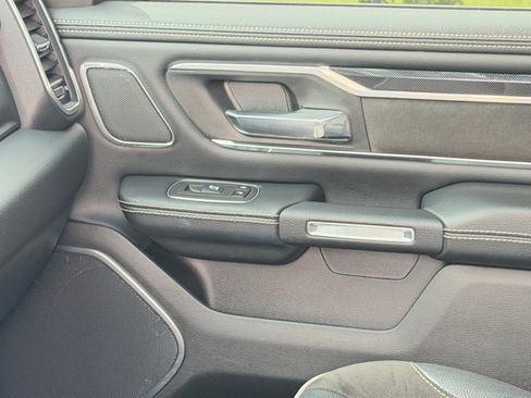 Used 2022 RAM 1500 Laramie AWD/4WD image 16
