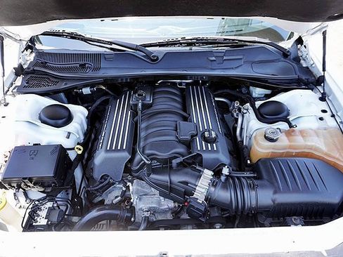 Used 2015 Dodge Challenger R/T Scat Pack w/ Scat Pack Appearance Package RWD image 37