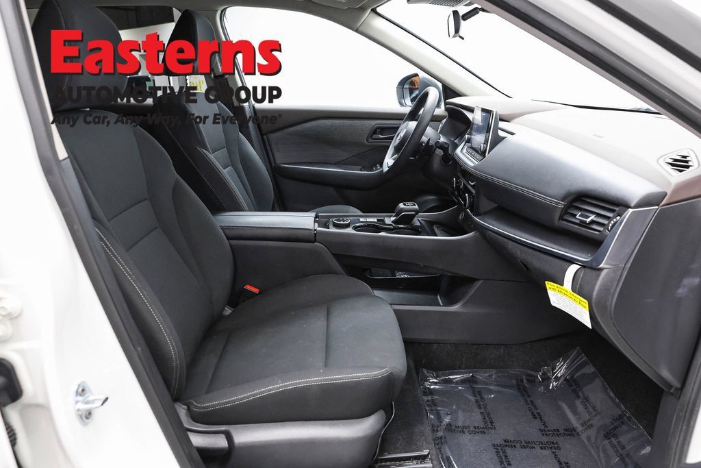 Used 2023 Nissan Rogue S AWD/4WD image 27