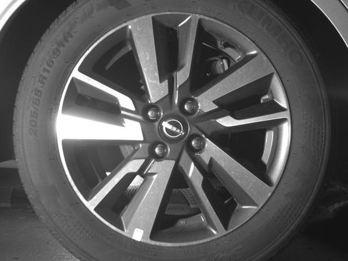 Used 2025 Nissan Versa SV FWD image 15