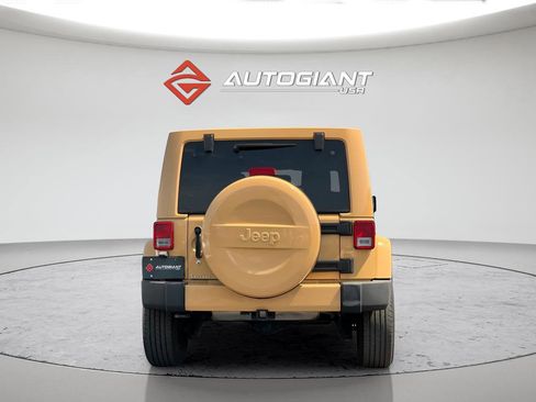 Used 2013 Jeep Wrangler Unlimited Sahara w/ Connectivity Group AWD/4WD image 6