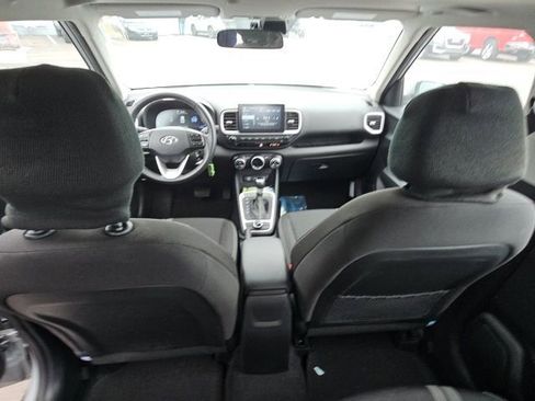 Used 2023 Hyundai Venue SEL image 28
