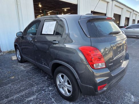 Used 2020 Chevrolet Trax LS FWD image 4